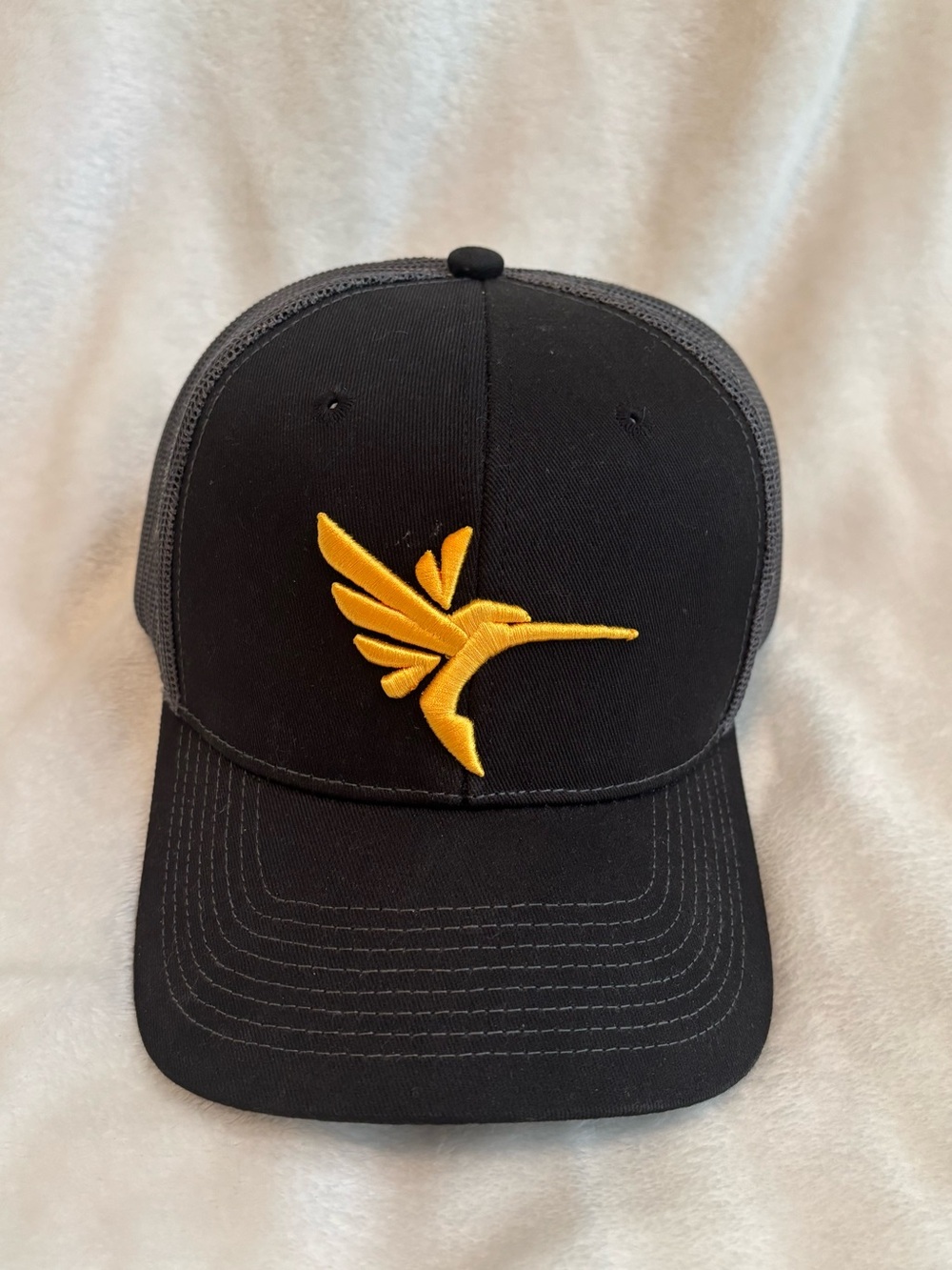 Hummingbird Trolling Motors trucker cap